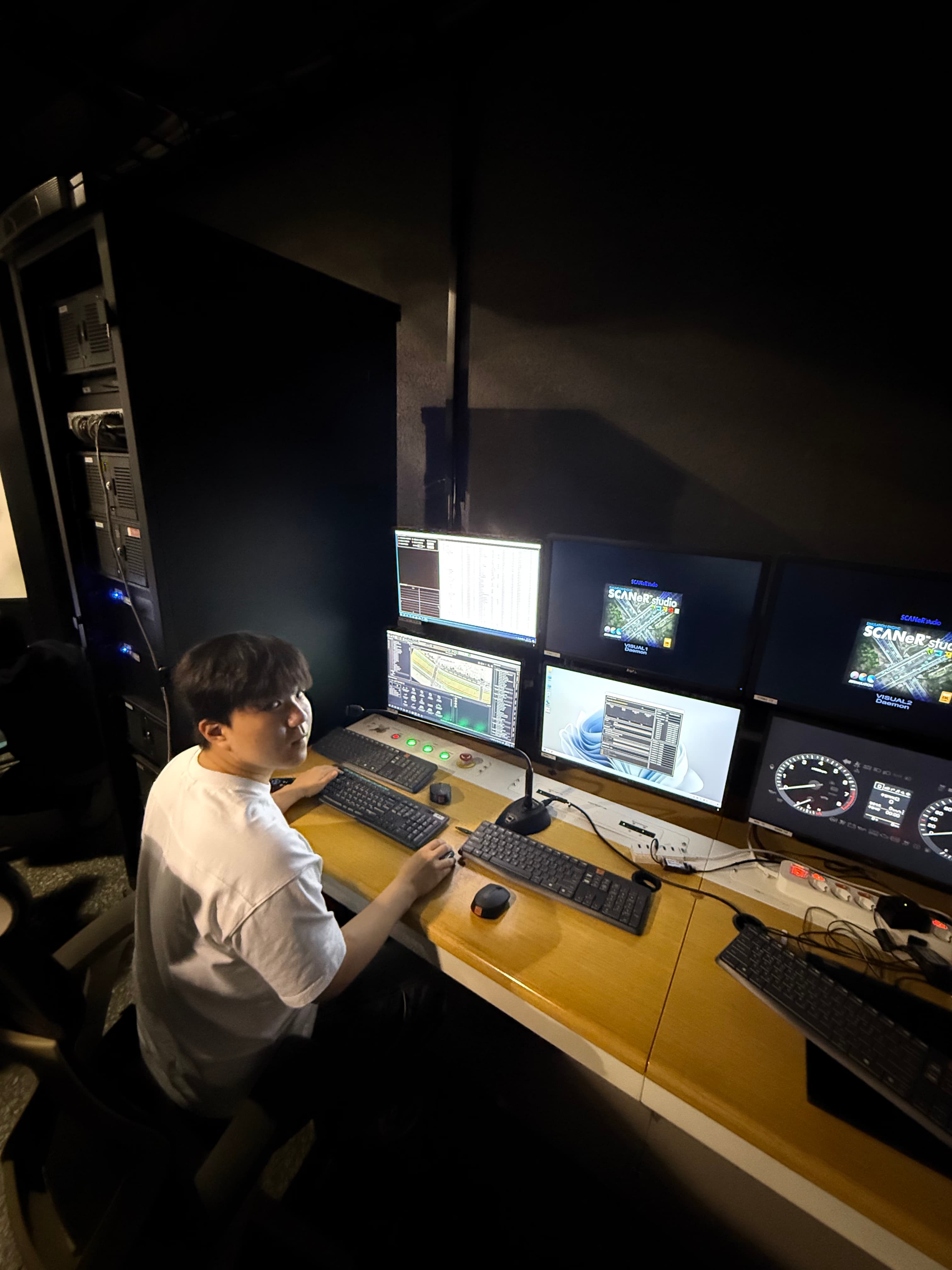 Cabin Simulator — Driver Response & Handover Alerts